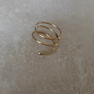 Elegant Gold Spiral Ring